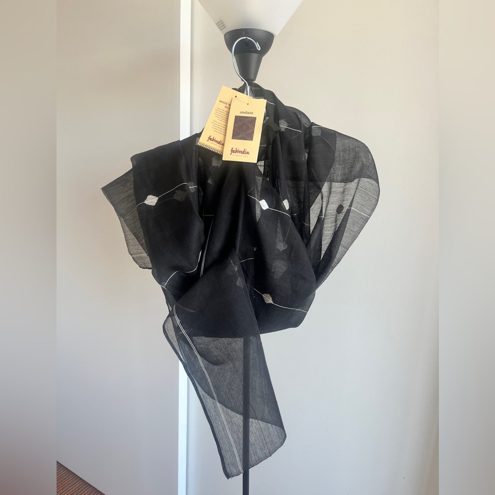 NWT Fabindia silk & Cotton blend Jamdani scarf stole black & White handwoven 88"